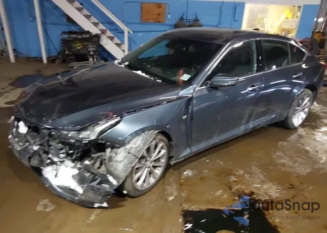 2022 Cadillac Ct5 Premium Luxury z USA, uszkodzony, nr VIN 1G6DT5RW5N0136017